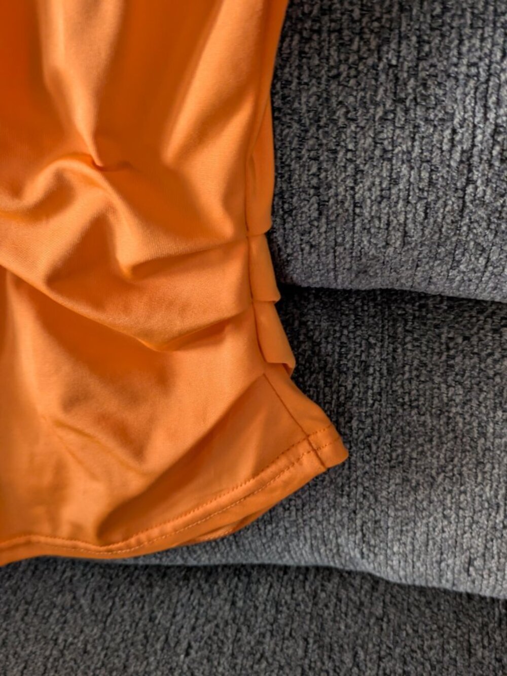 Cold Should Ruched top - Picture 3 of 5